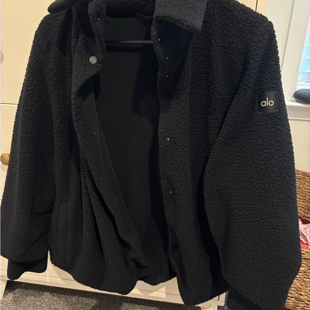 ALO Yoga Oversized Black Sherpa Jacket